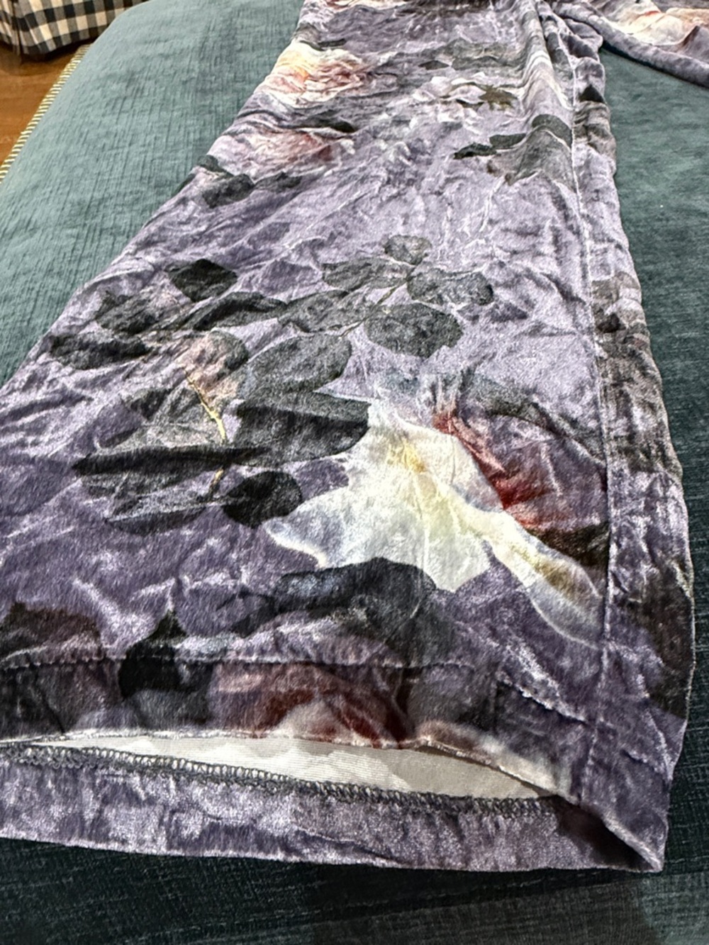 Johnny Was Lilac Floral Wide-Leg Silk Blend Velvet Pants - Picture 3 of 4